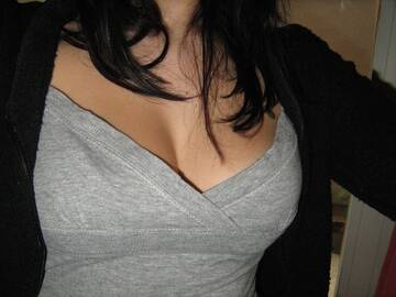 Le mie belle tette sotto la maglietta